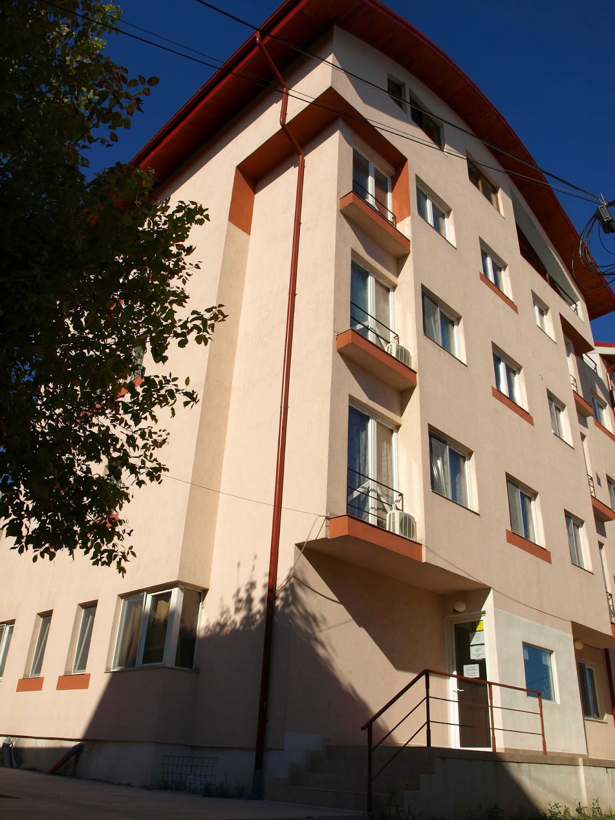 TaxiHostel, Otopeni
