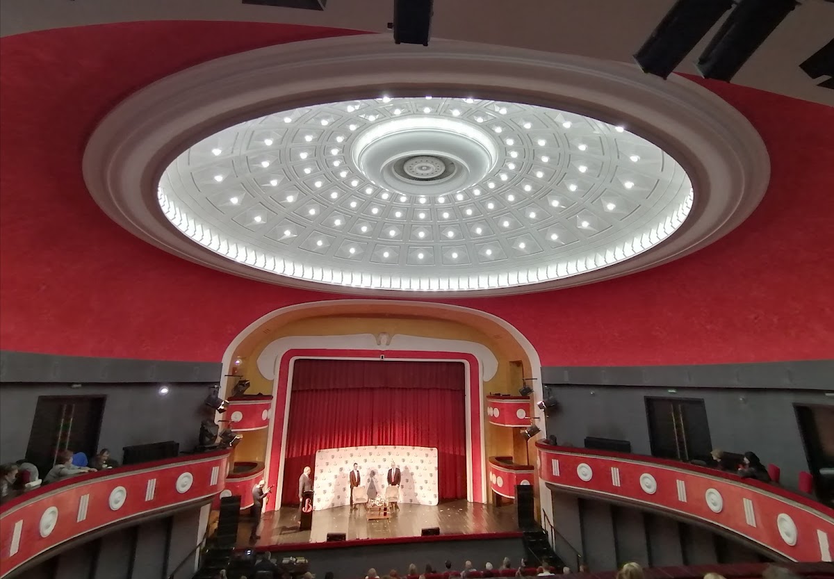 Teatrul de Artă Deva - foto 2