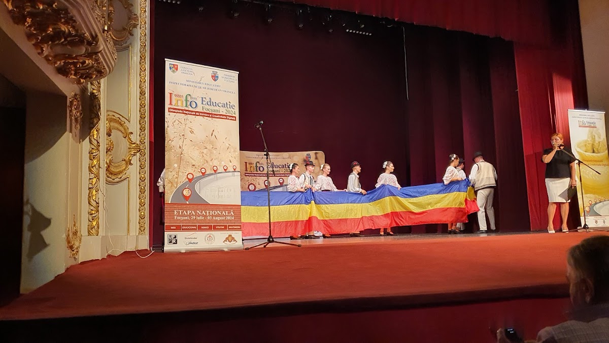 "Gheorghe Pastia" Városi Színház - foto 5