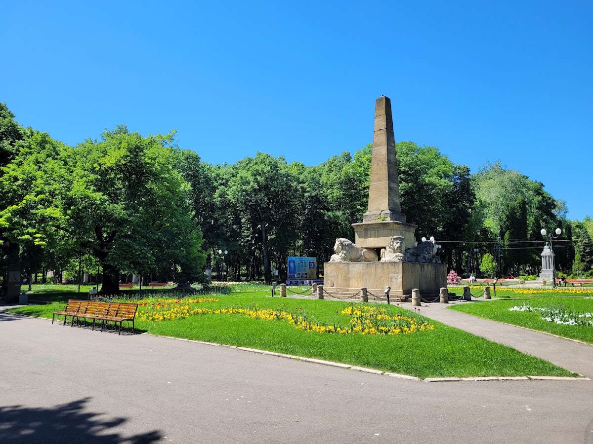 Teiul lui Eminescu - foto 4