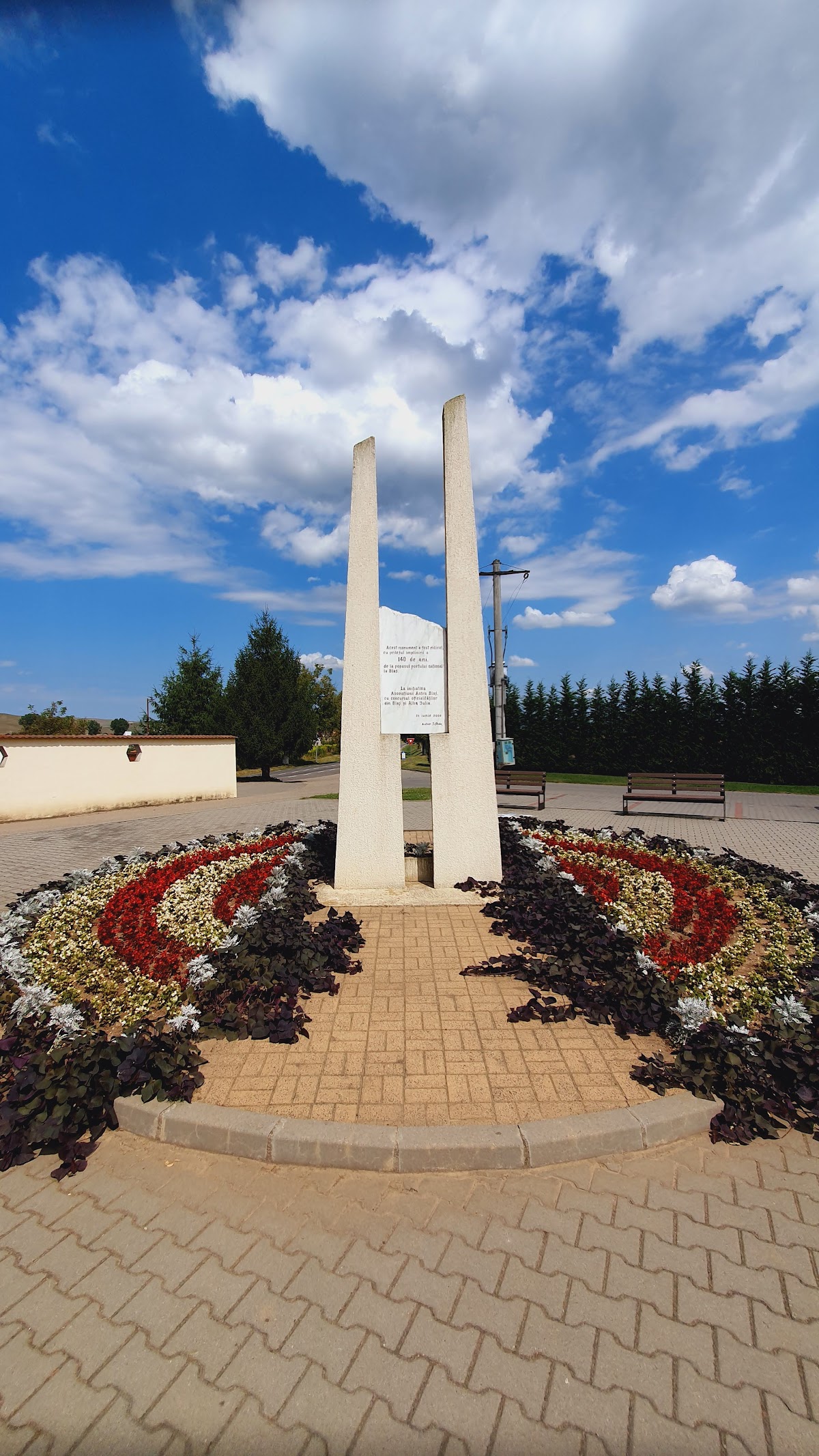 Mihai Eminescu Hársfája - foto 1