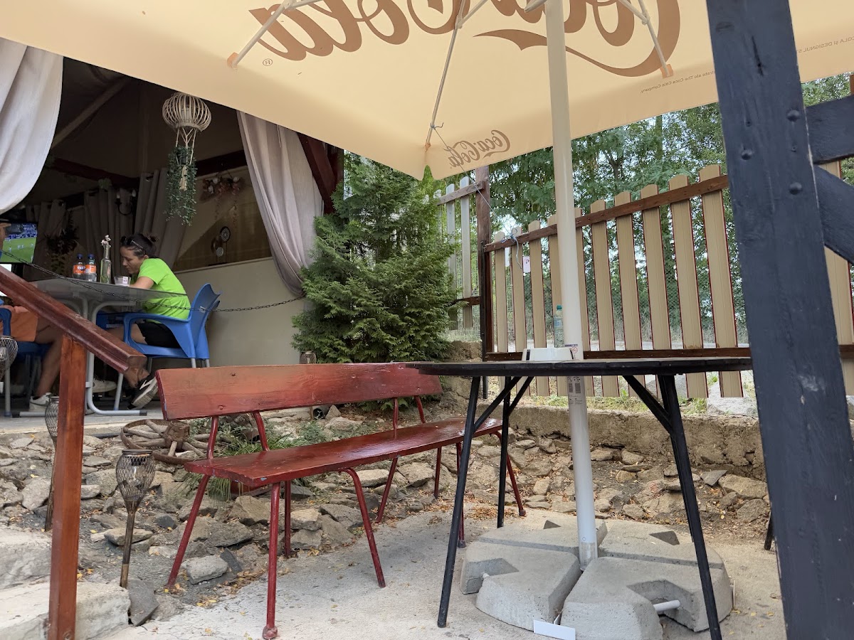 Terasa bar la Monu - foto 4