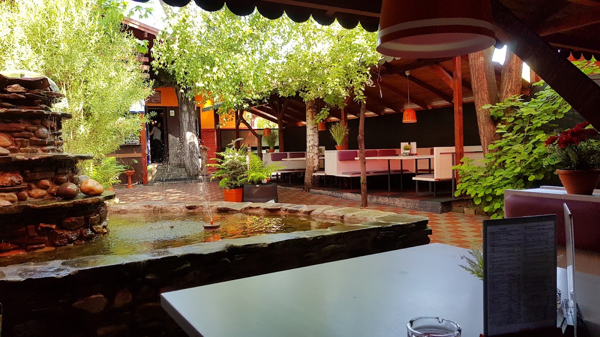 Terasă Montana - foto 1