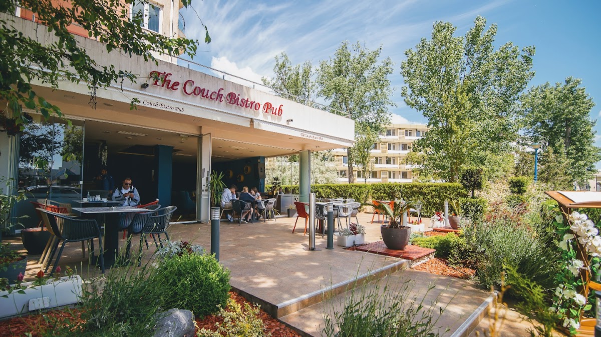 The Couch Bistro Pub - foto 1