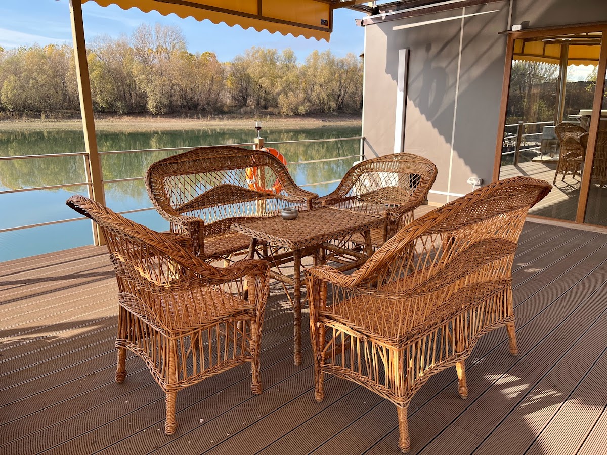 Tiena Floating Hotel - foto 1