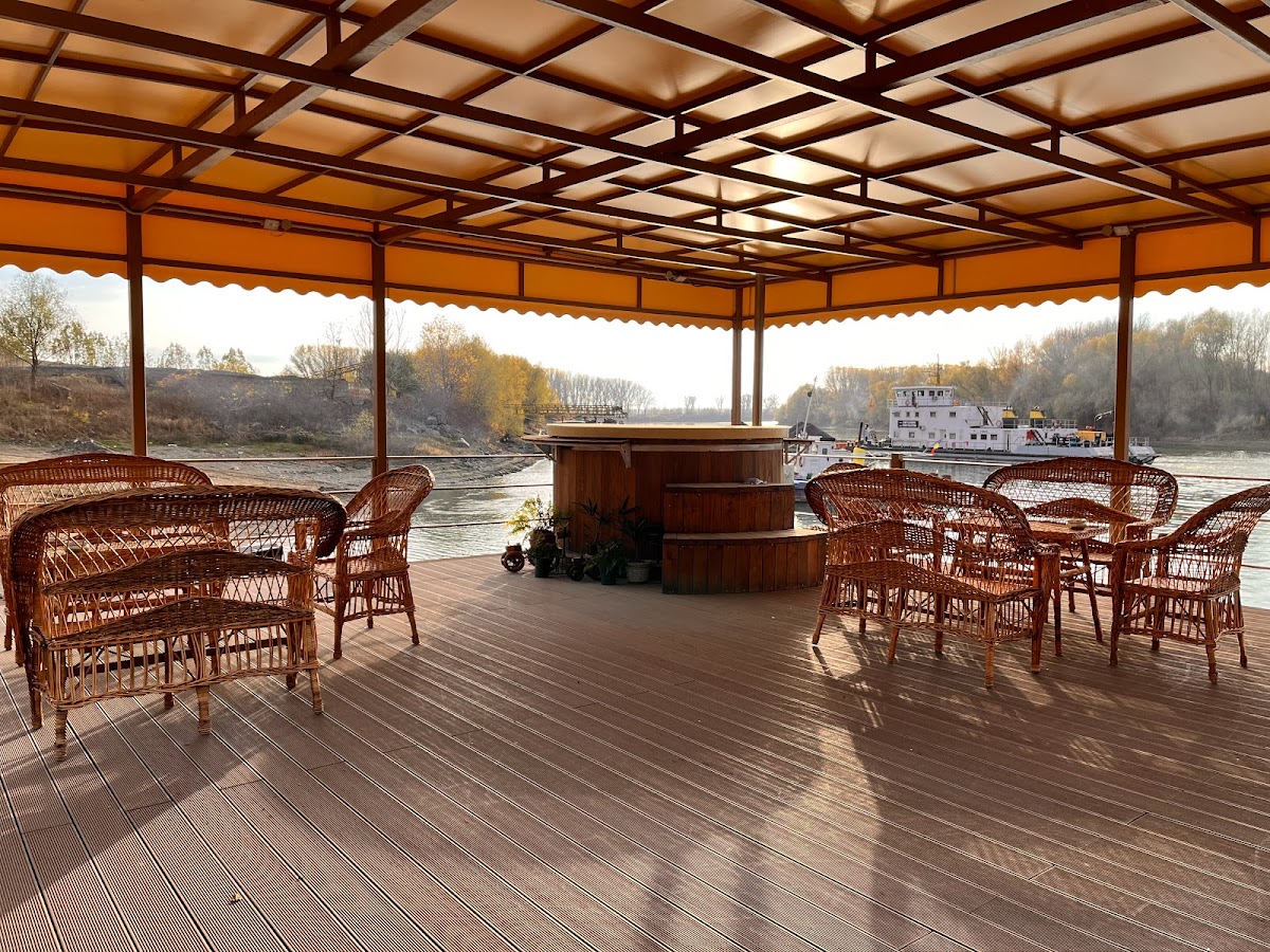 Tiena Floating Hotel - foto 5