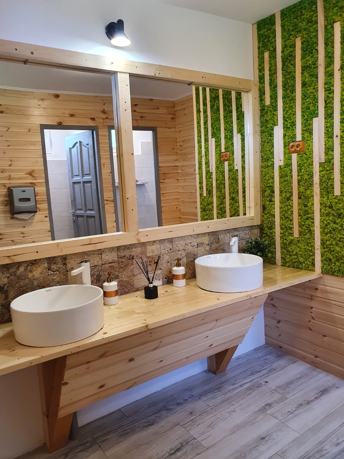 Tinutul Luanei Glamping Resort