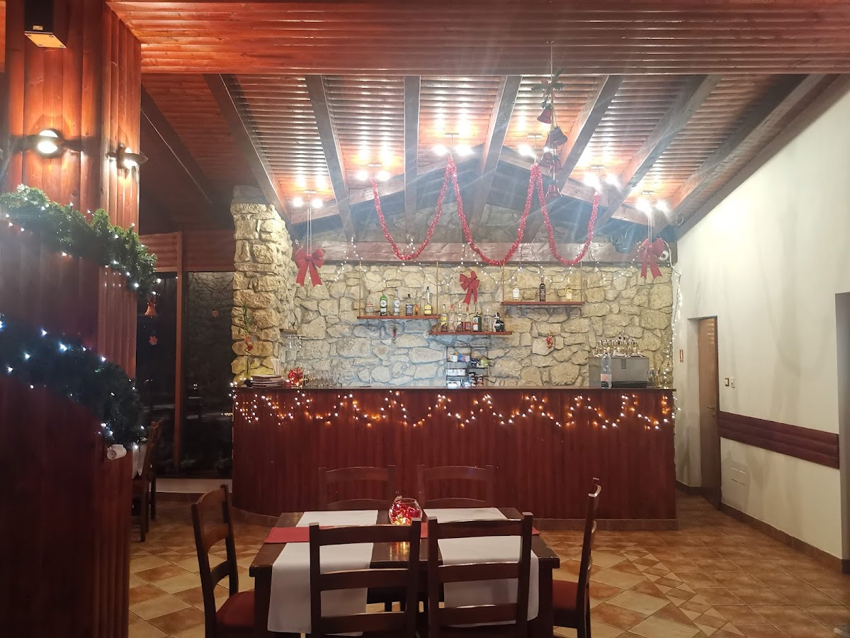 特兰西瓦尼亚之家与餐桌 - foto 1