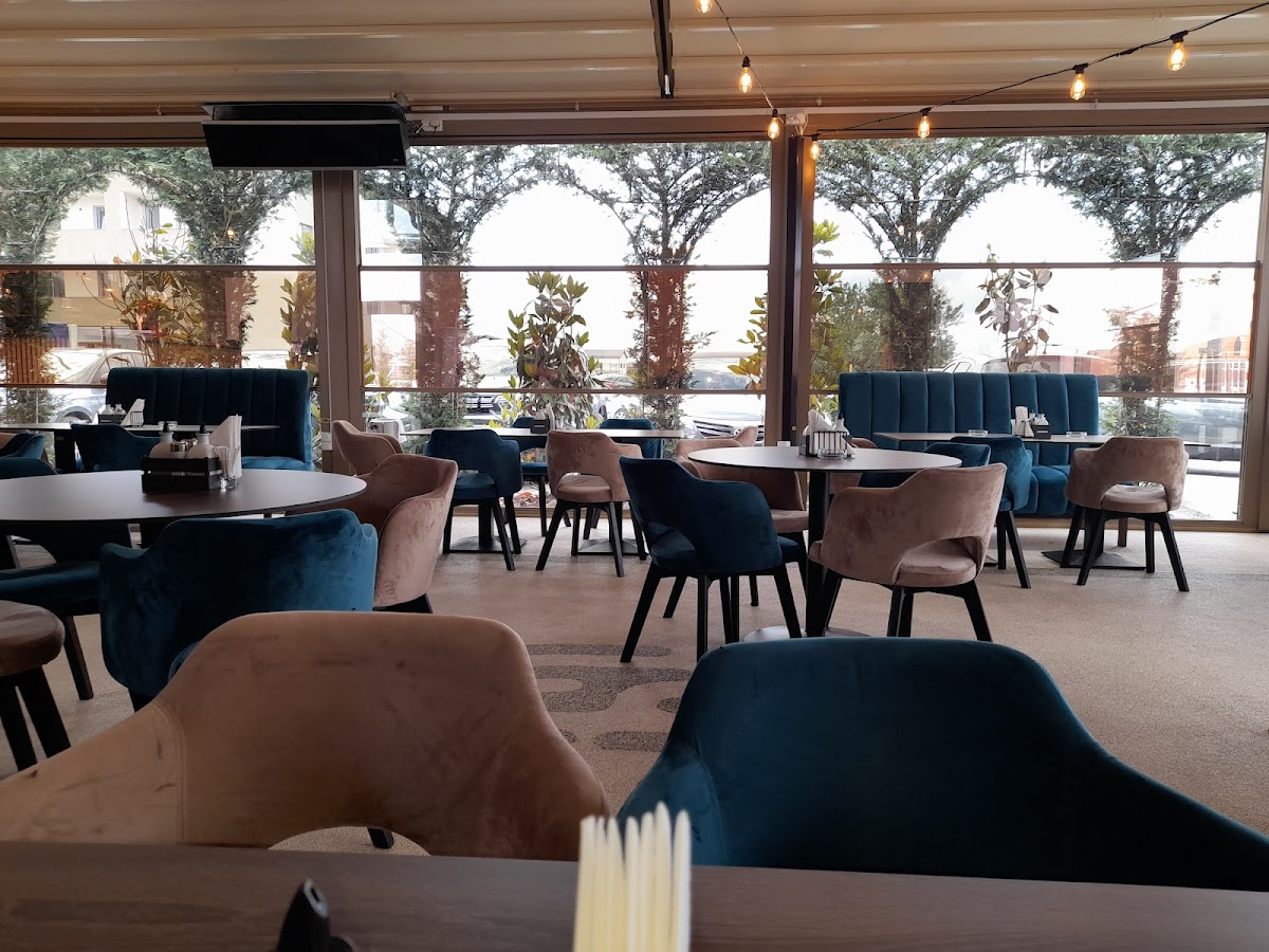 Trattoria al Forno 6 Origins, Bragadiru