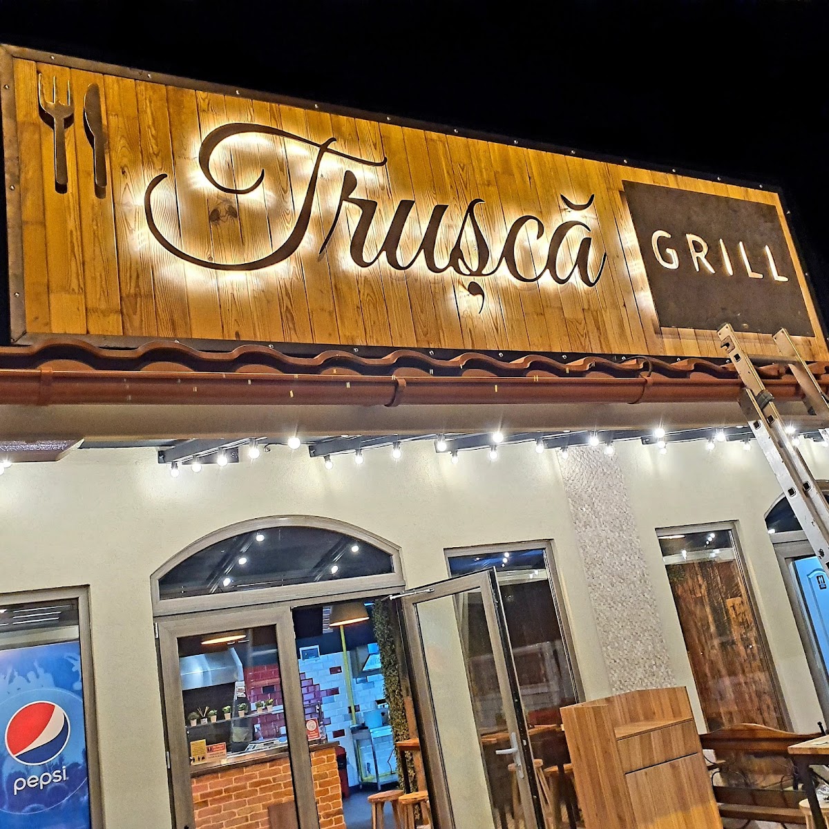 Trușcă Grill - foto 1