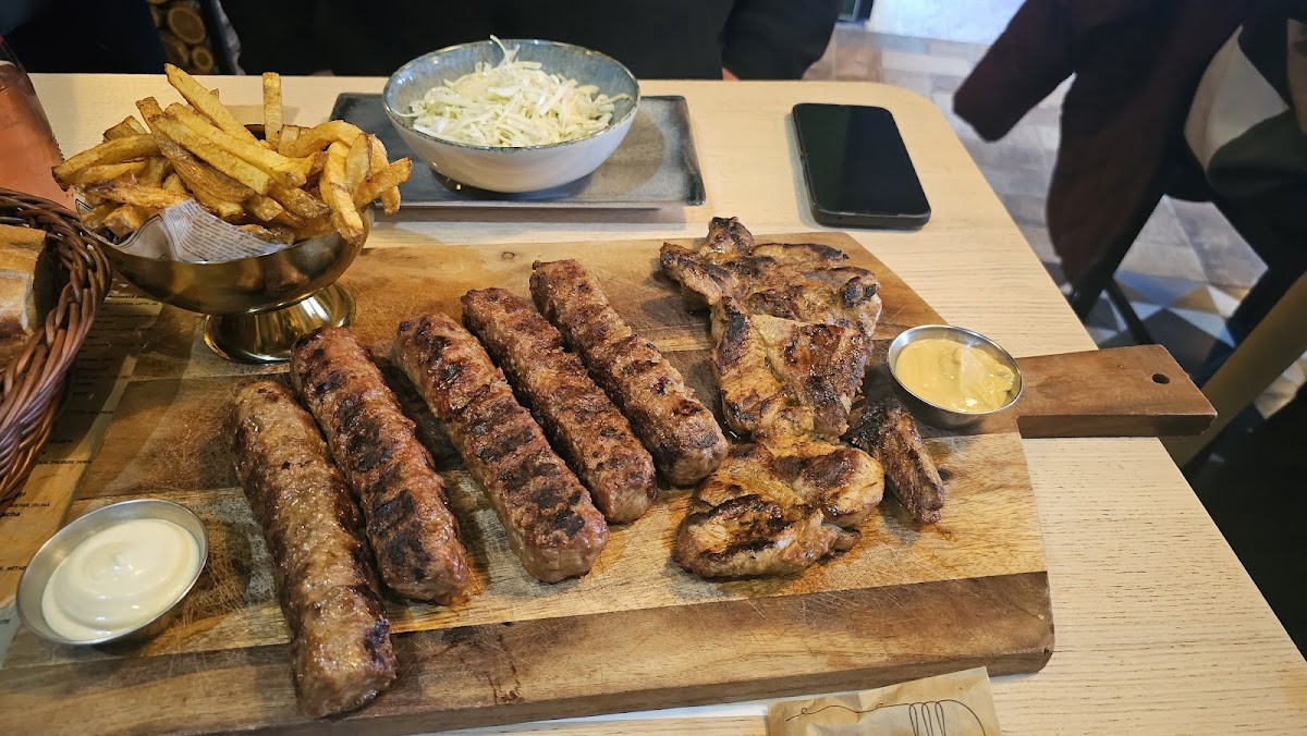 Trușcă Grill - foto 3