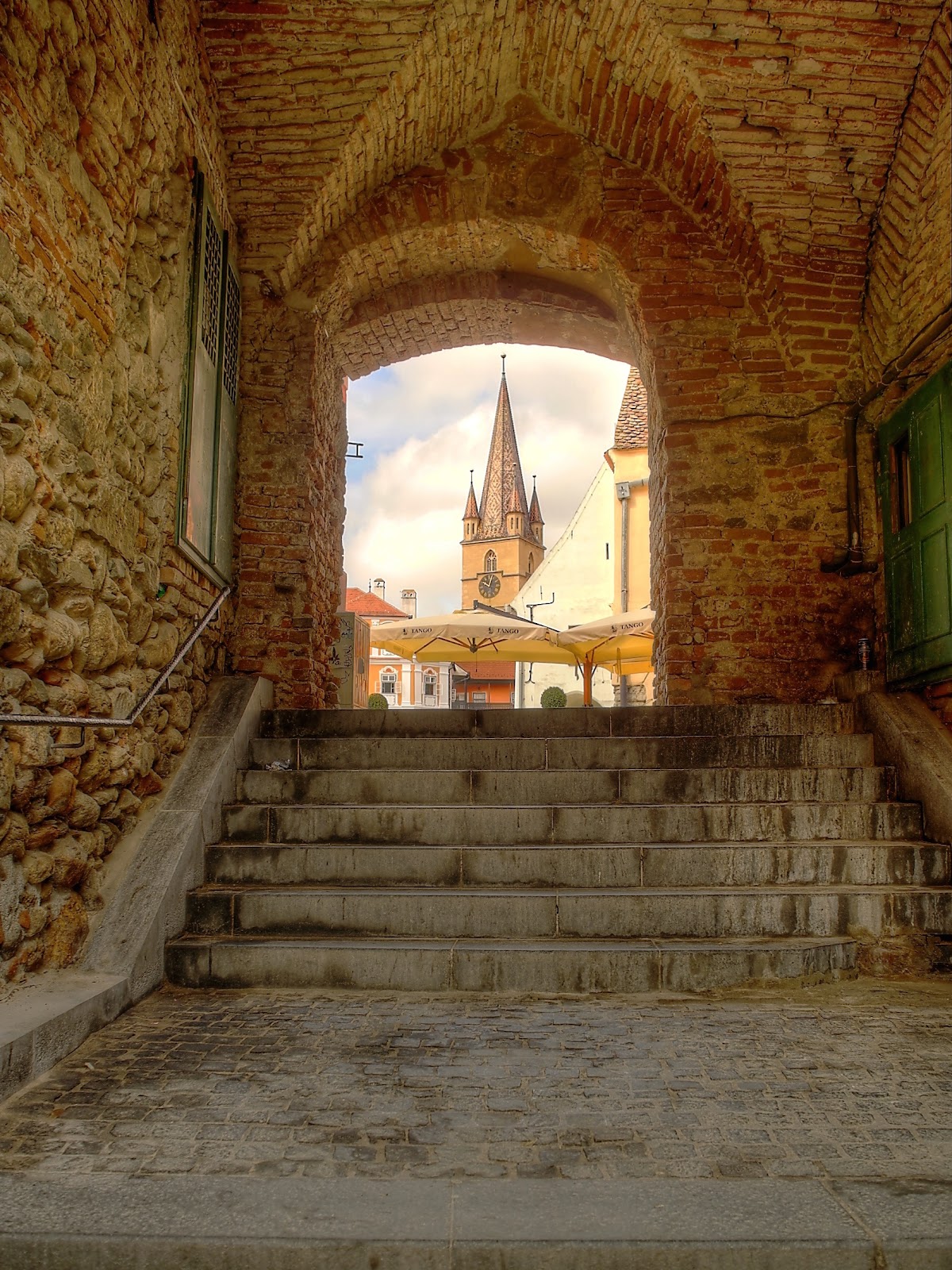 Golden Stair Tower - foto 4