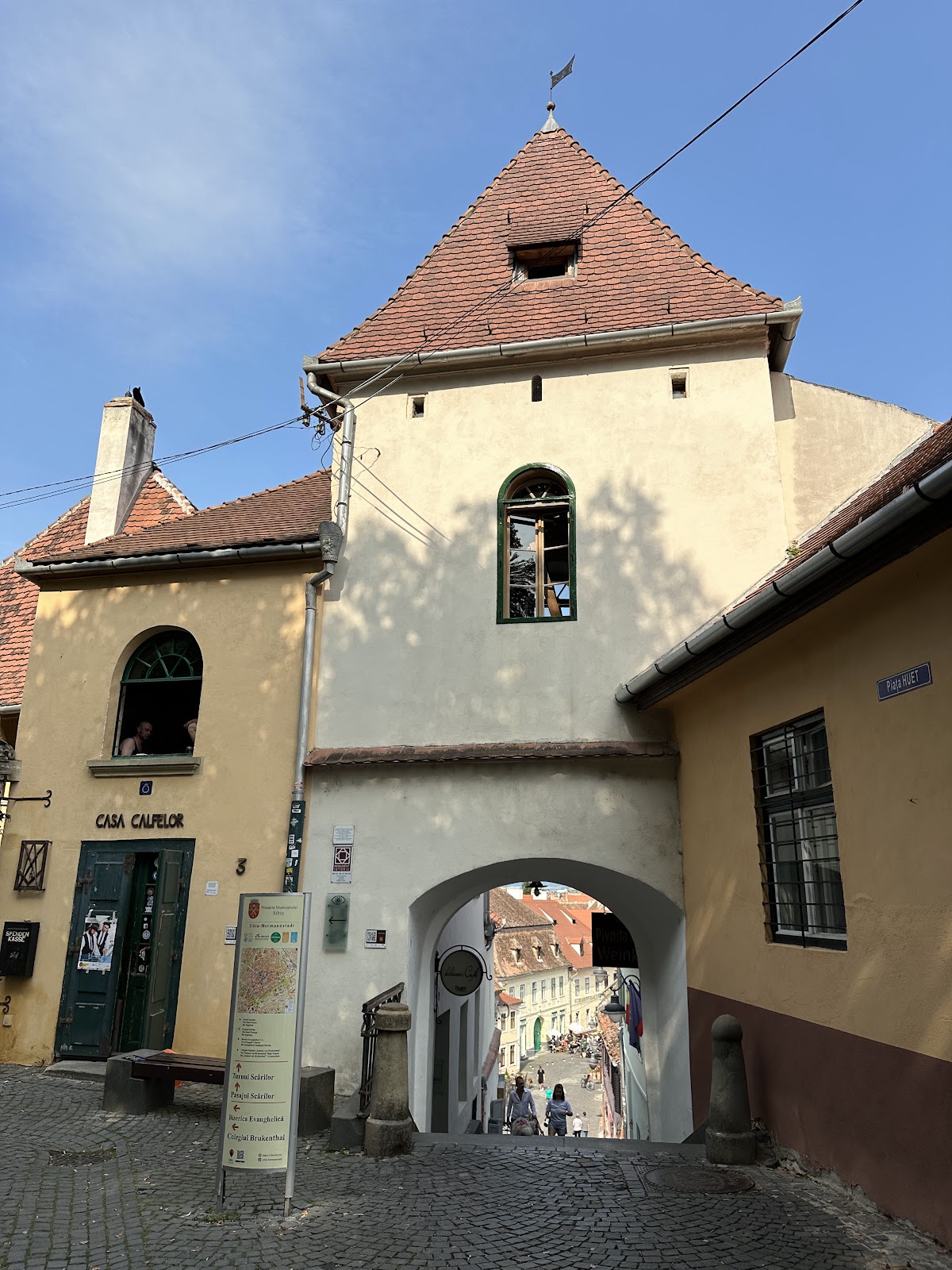 Turnul Scărilor - foto 1