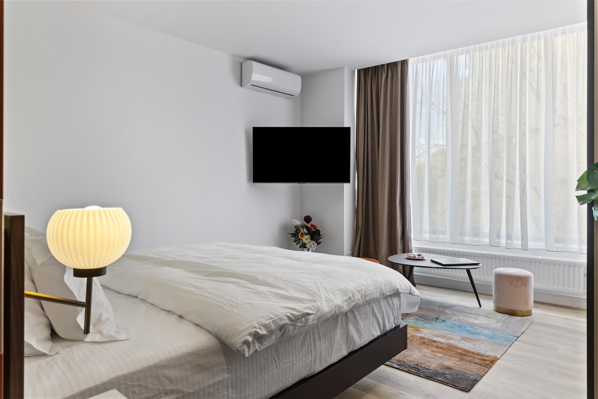 Uni88 Apartments Hotel
