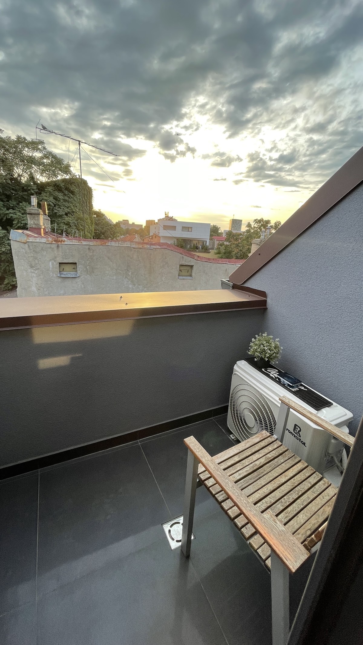 Urban 7 Residence