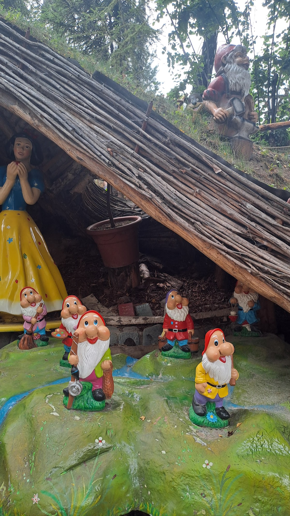 Valea cu Povești - foto 2