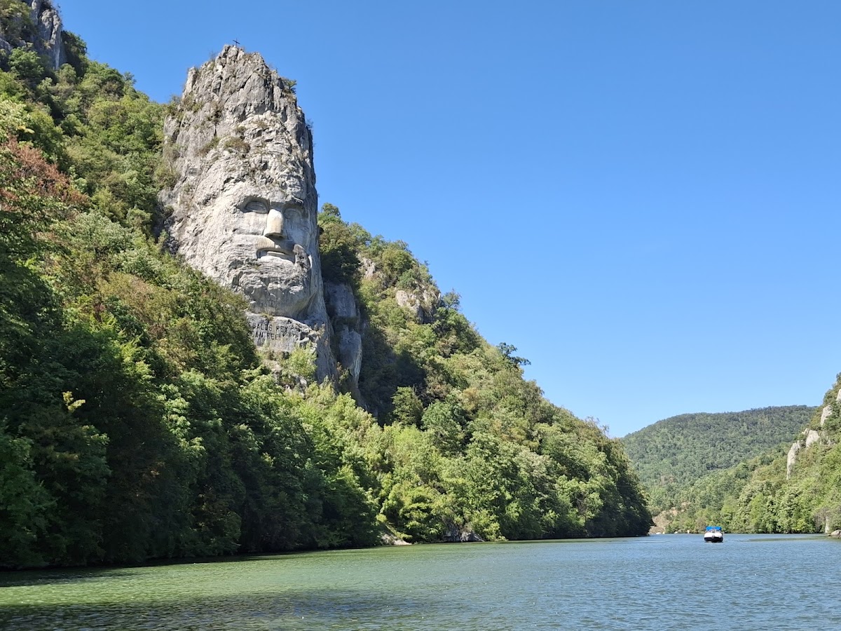 Barco Danubius - foto 2