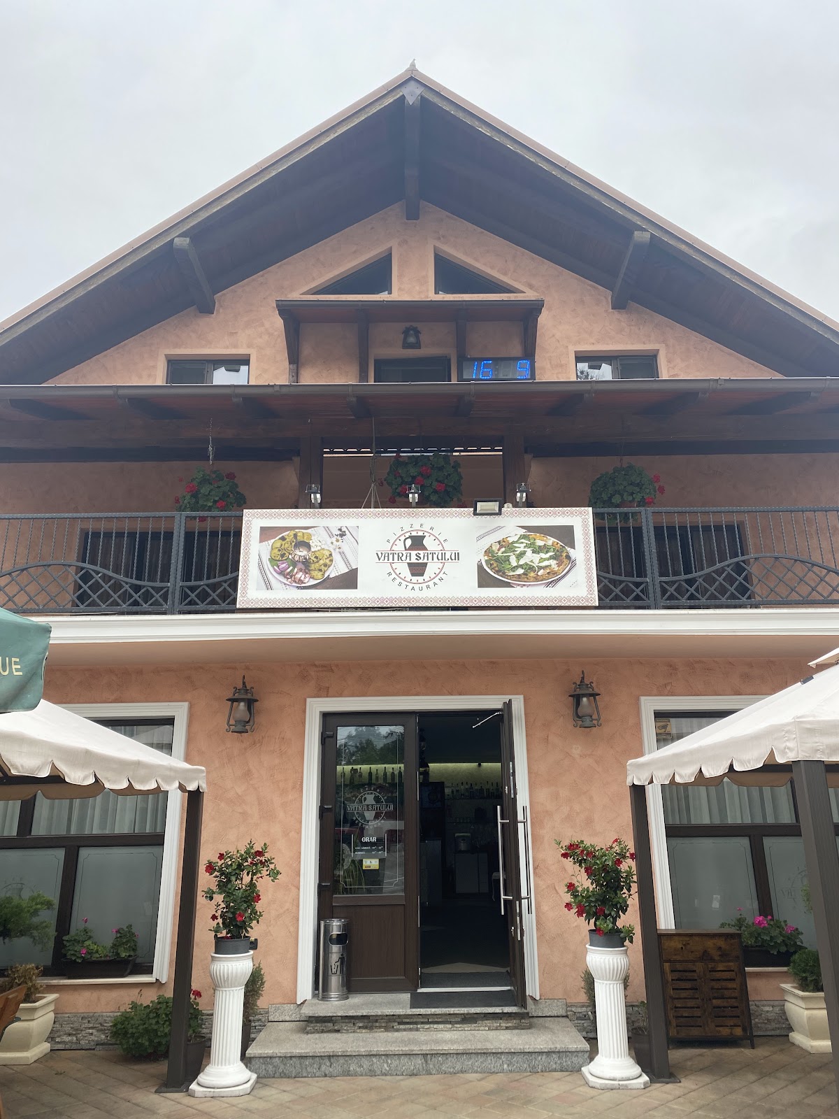 Vatra Satului - foto 4