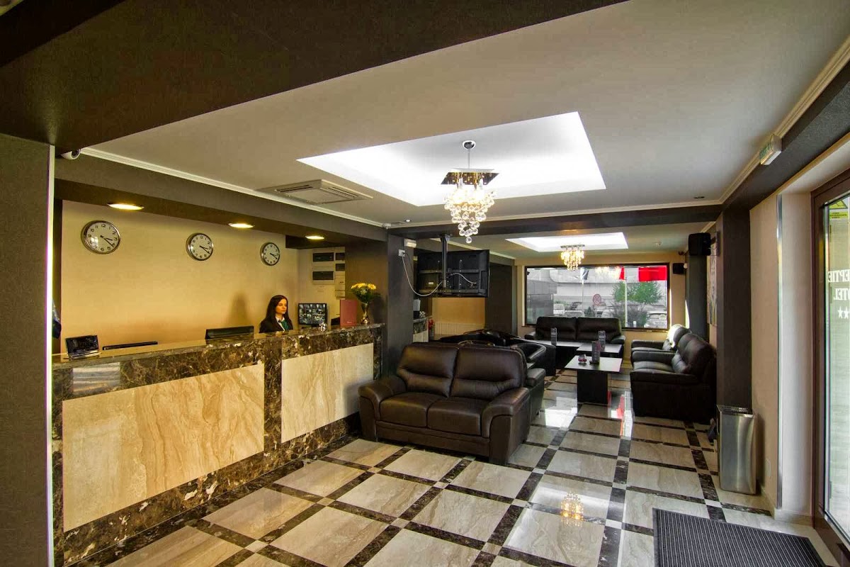 West Plaza Hotel