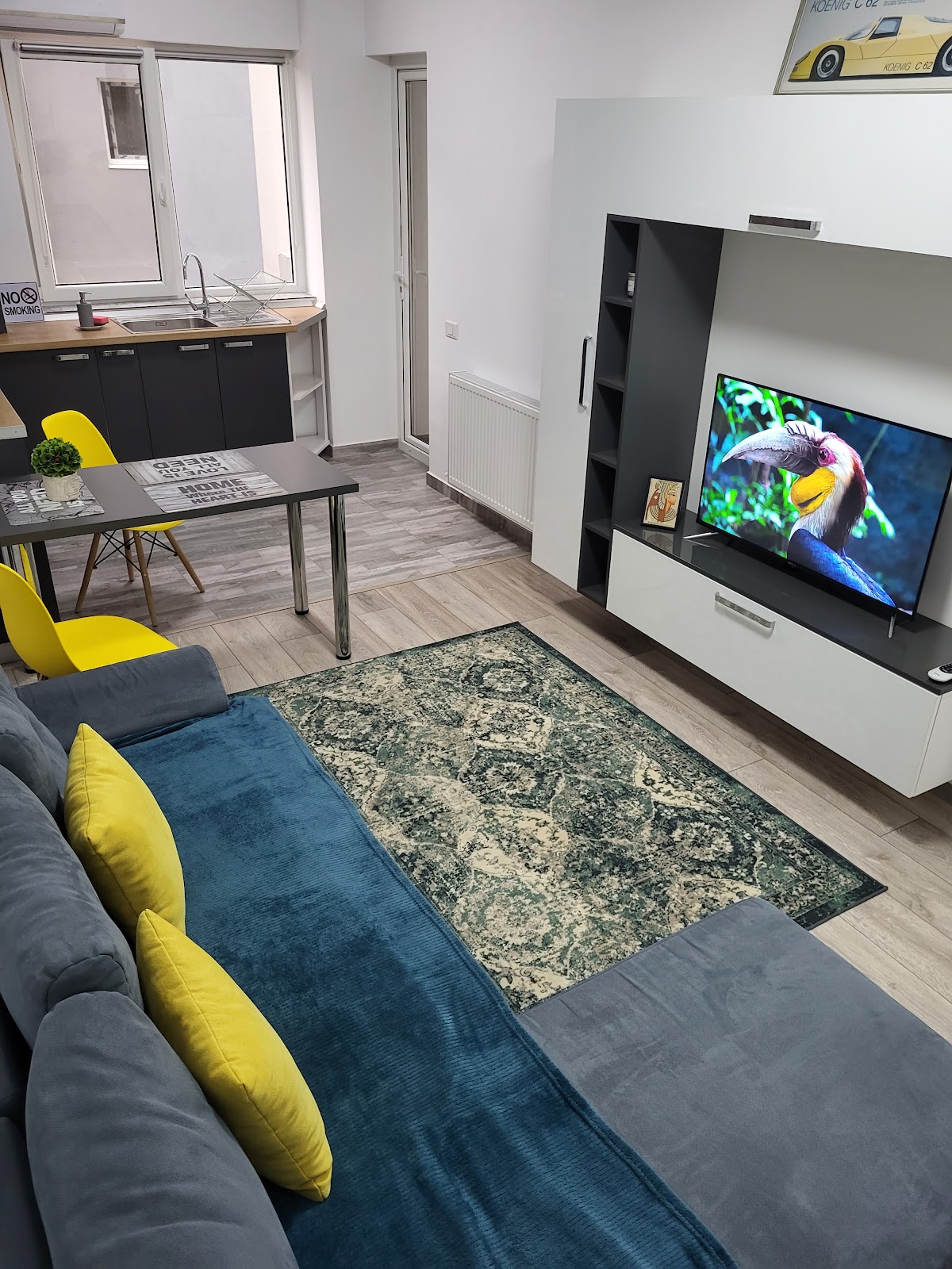 Yellow House Berceni