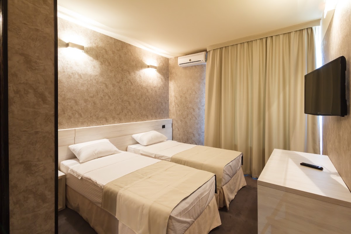 YMY Hotel and Restaurant - foto 2