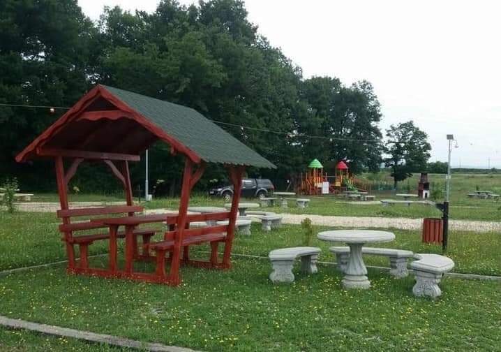 Mioveni Piknikező Terület - foto 5