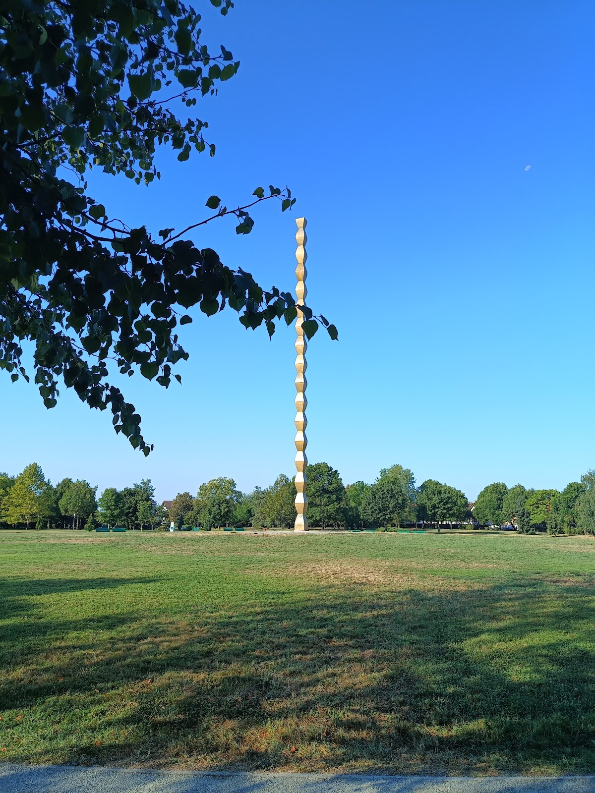 Ansamblul Monumental Brancusi - foto 2