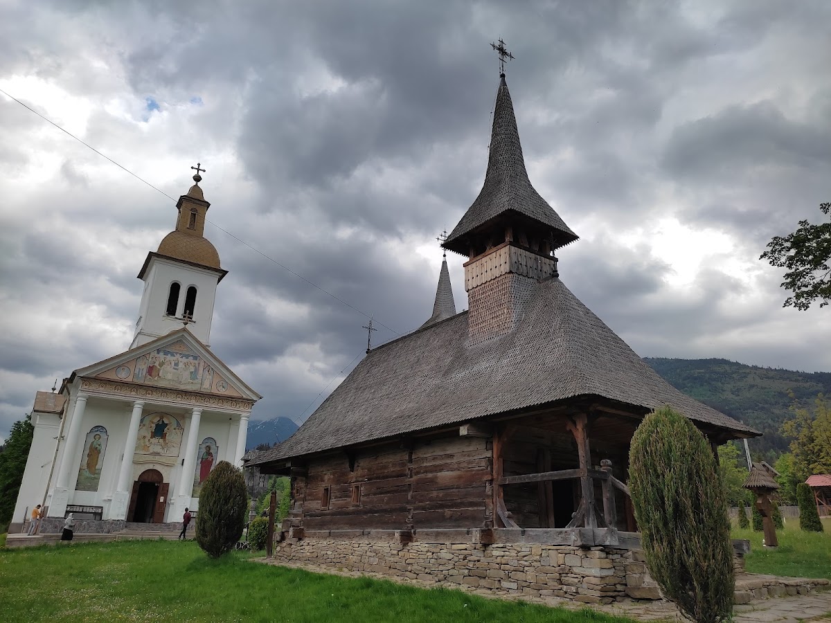 Iglesia de Madera de la Dormición de la Madre de Dios del Antiguo Monasterio Izvorul Negru