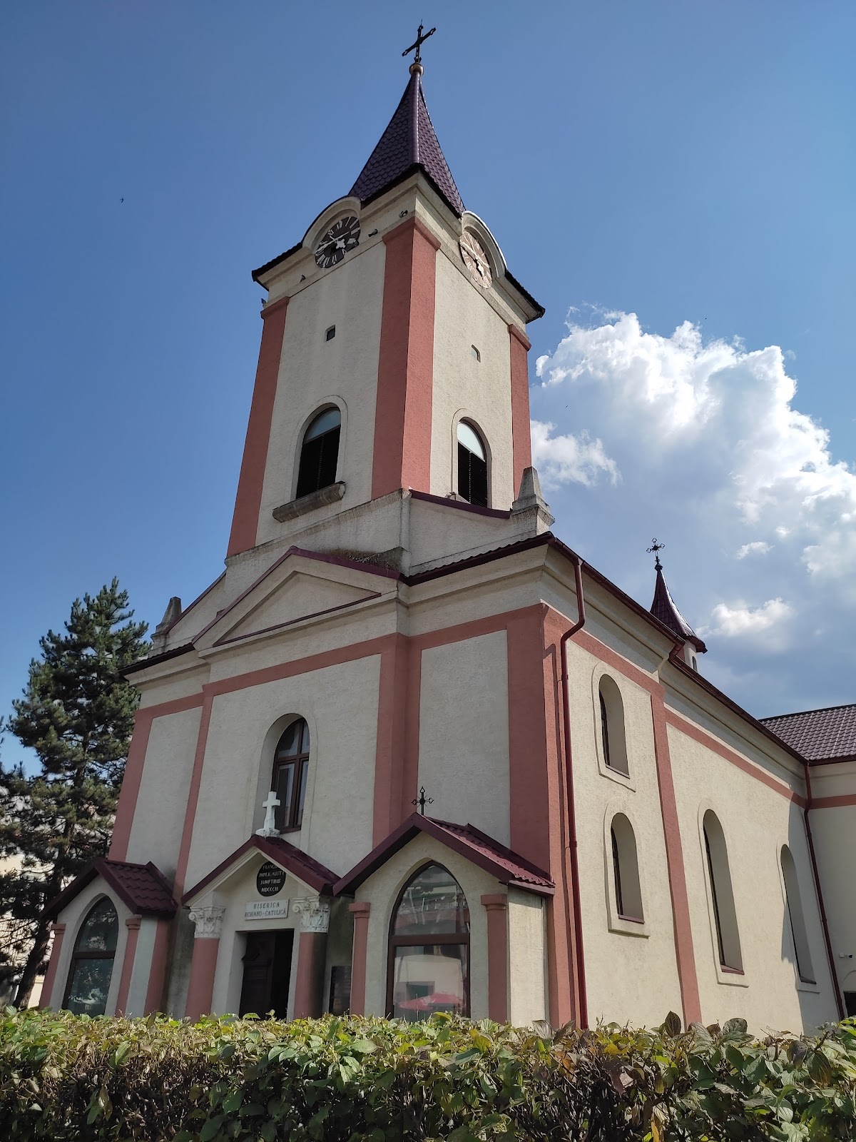 Iglesia católica romana "Preasfânta Treime"