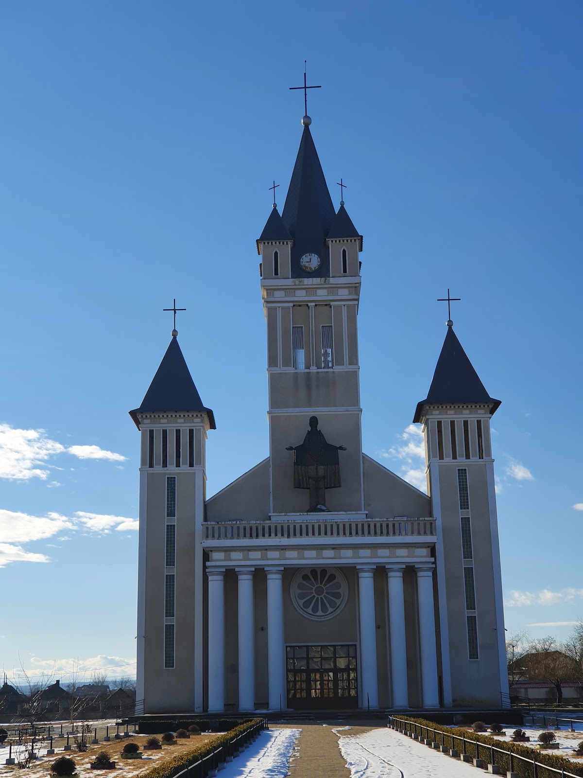 Iglesia de "Santa María, Reina del Rosario"