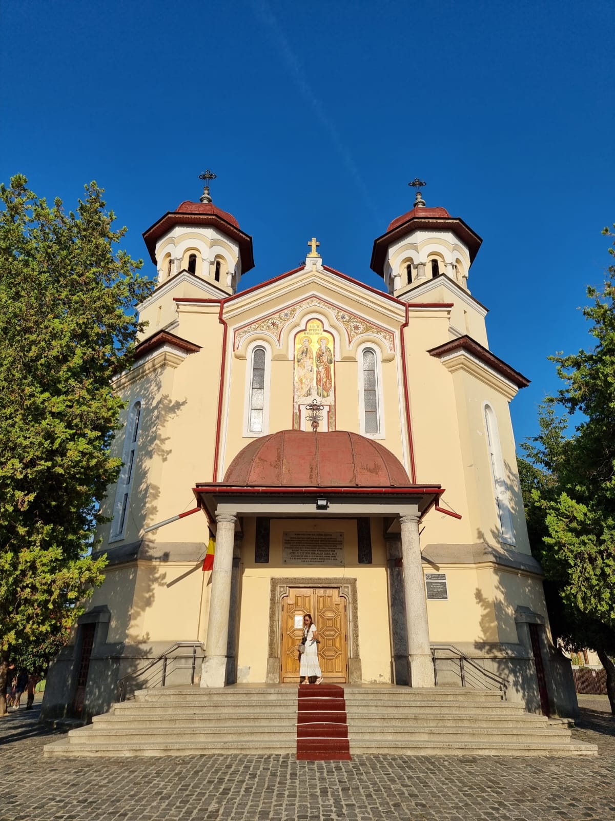 Église des Saints Apôtres Pierre et Paul