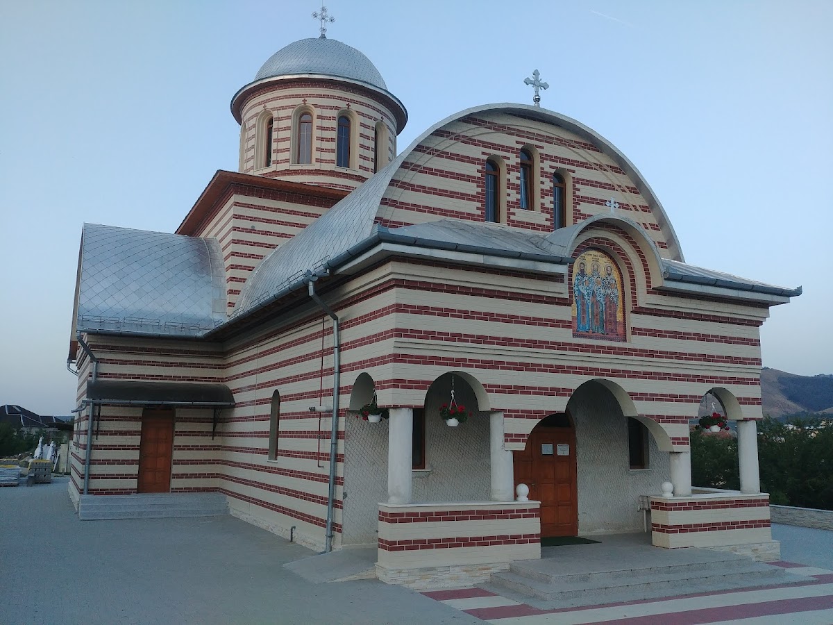 Iglesia "Sfinții Trei Ierarhi"