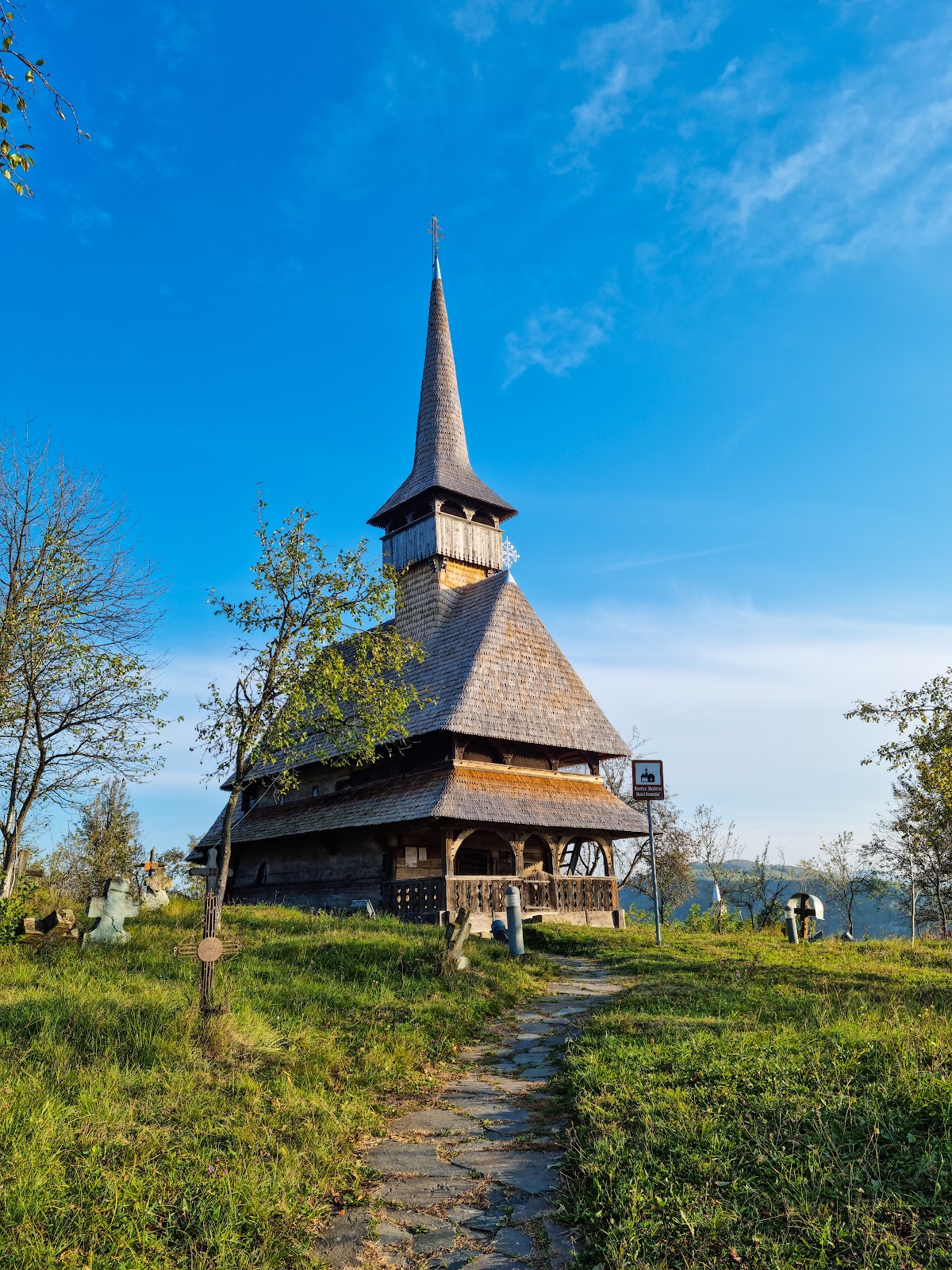 Biserica veche din Dămăcuşeni