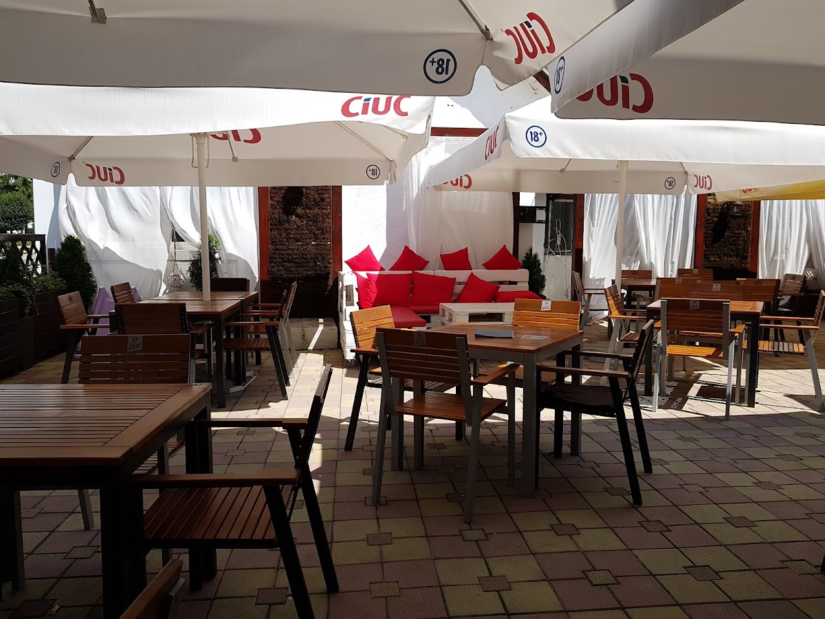 BonJour Bistro