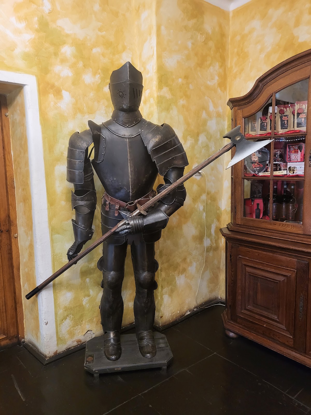 Casa lui Vlad Dracul - foto 4