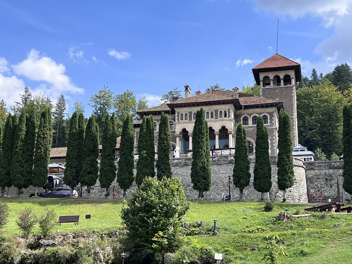 Castelul Cantacuzino - foto 2