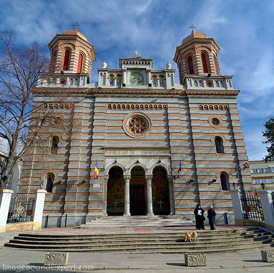 Catedrala Arhiepiscopală „Sfinții Apostoli Petru și Pavel”