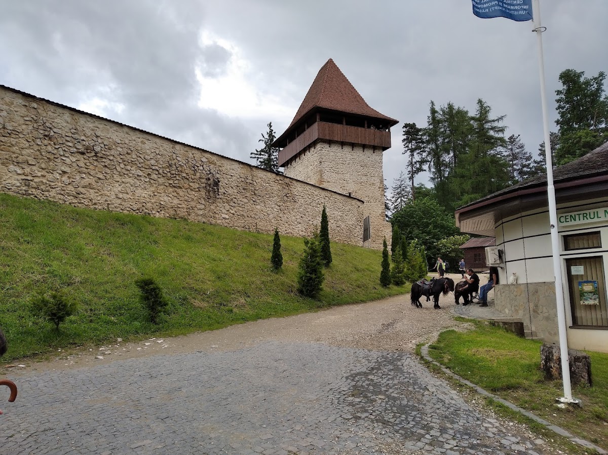 Rasnov Fortress - foto 2