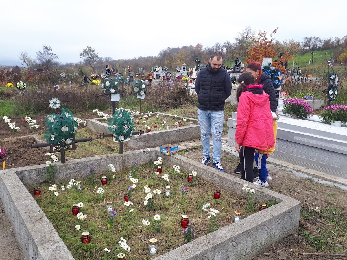 Alter Friedhof Inău