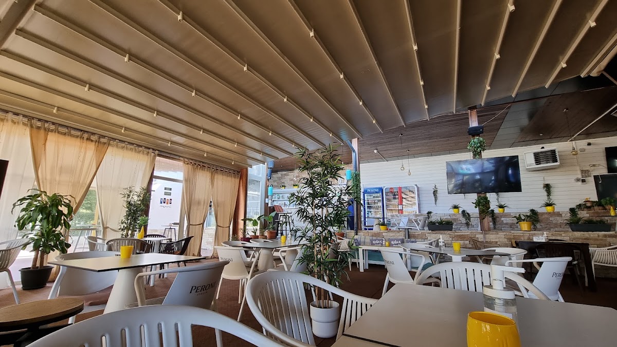 City Hotel & Lounge