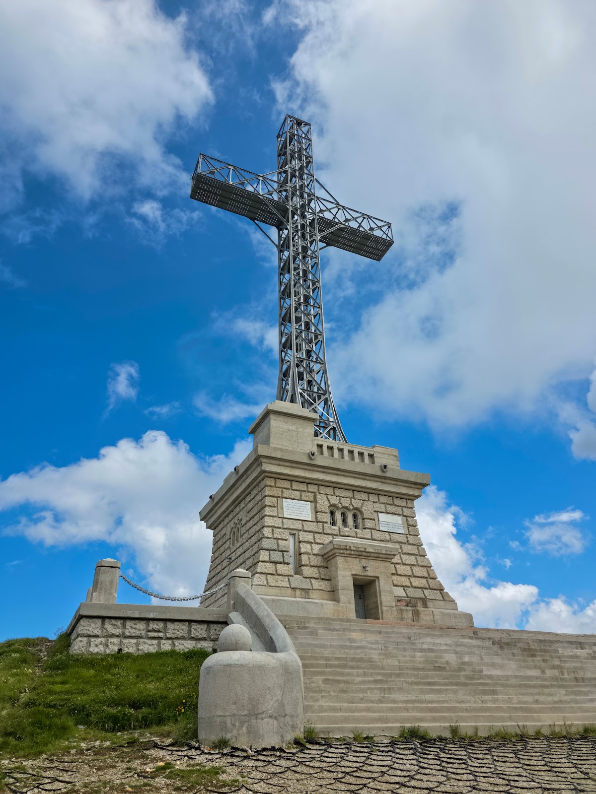 Crucea de pe Caraiman - foto 2