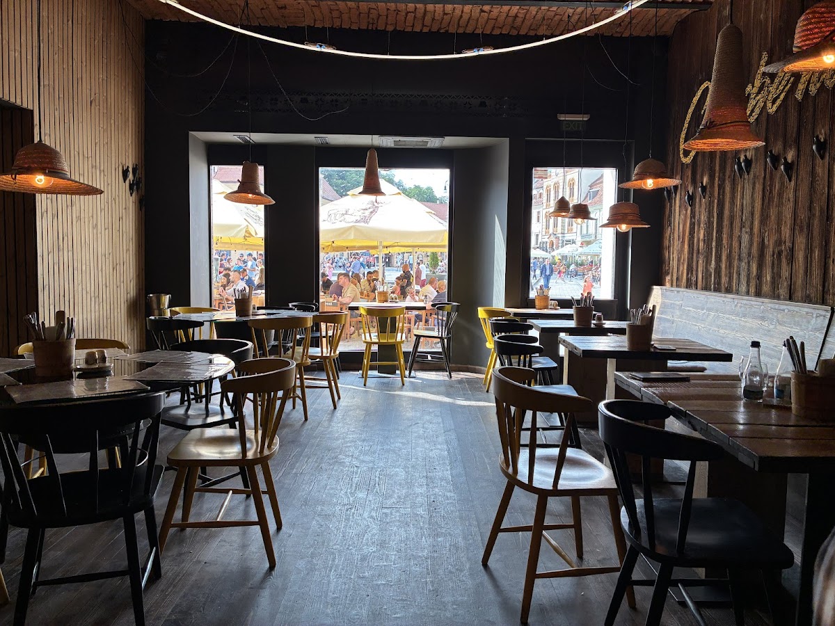 La Ceaun - Piata Sfatului