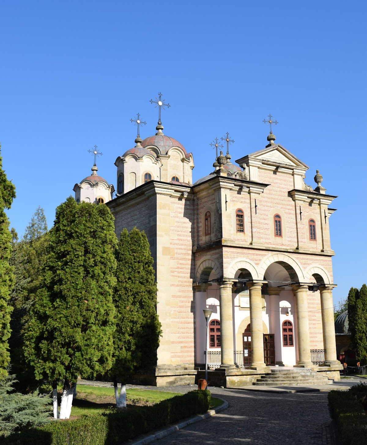 Monasterio de los Santos Apóstoles Pedro y Pablo, Bărboi
