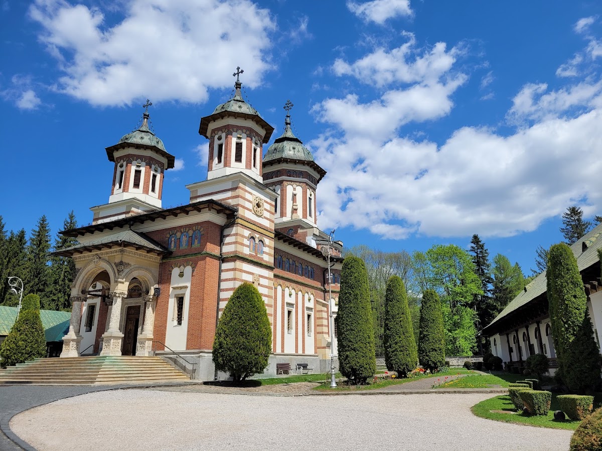 Manastirea Sinaia - foto 1