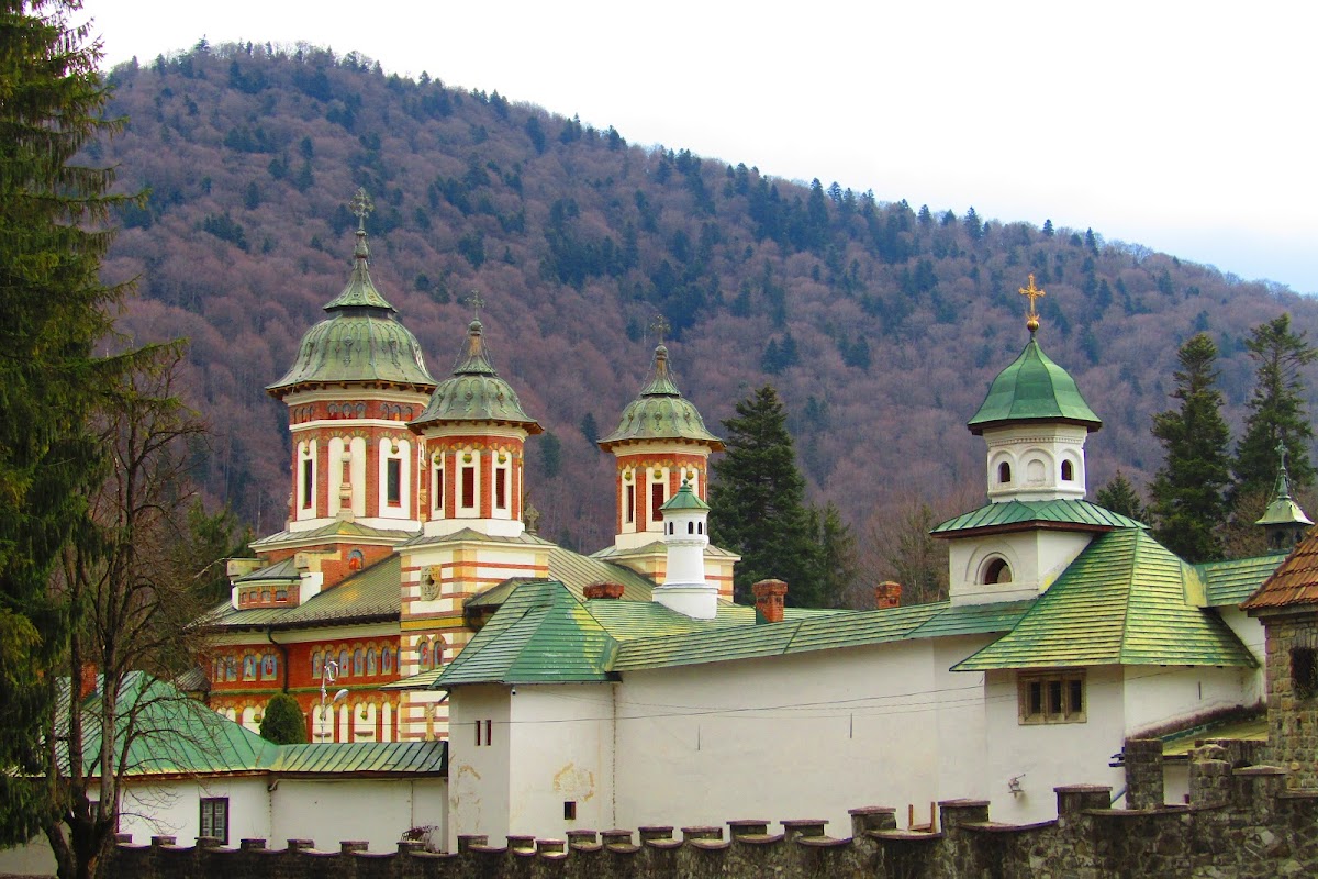 Manastirea Sinaia - foto 2