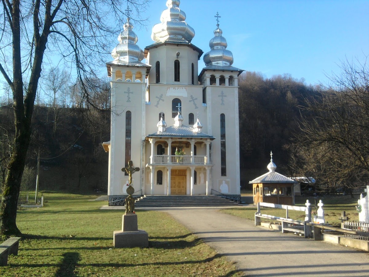 英雄纪念碑 Crasna Vişeului