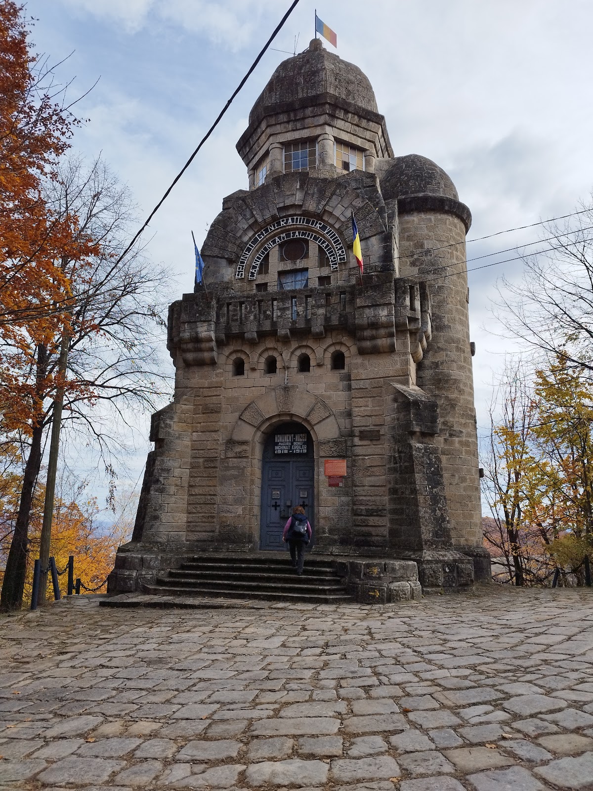 Monumento a los Héroes en la Colina Măgura
