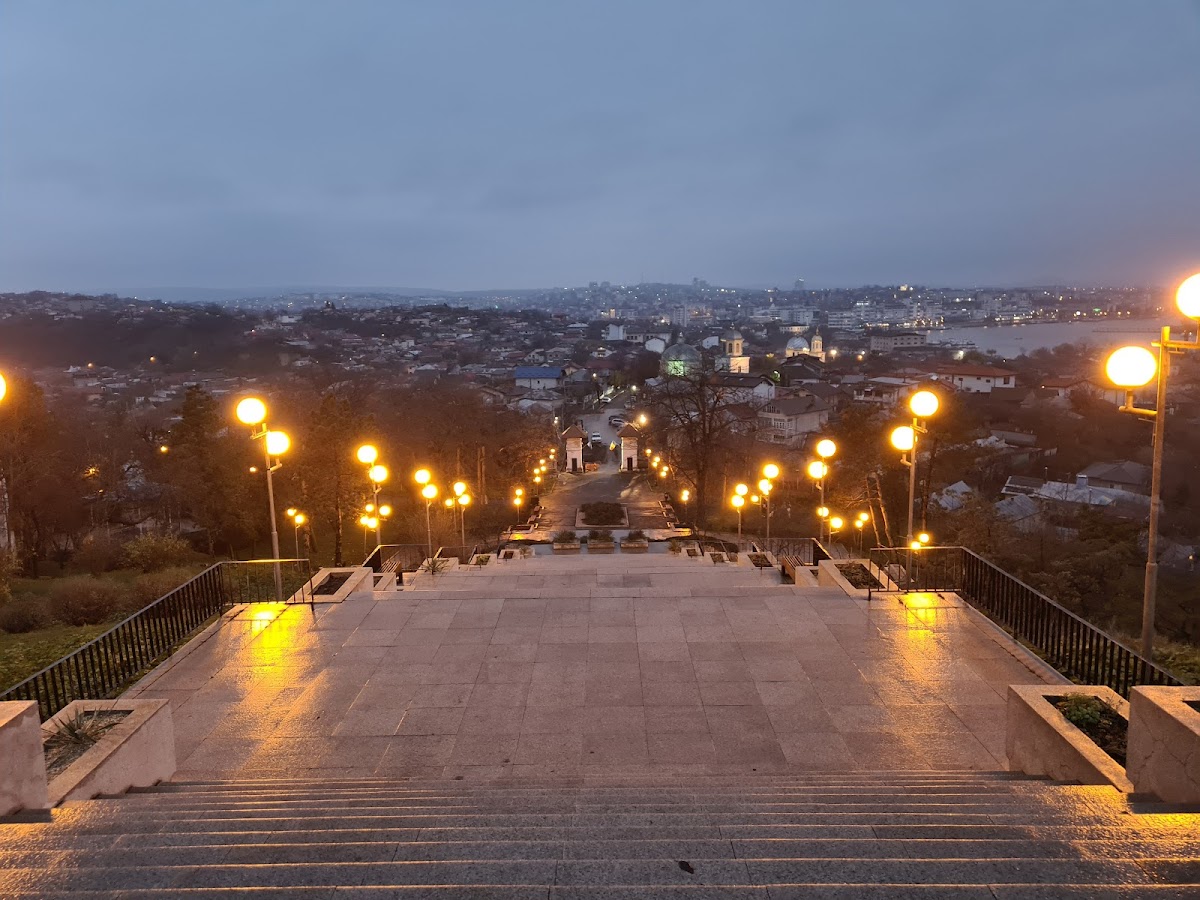 Monumentul Independentei - foto 4