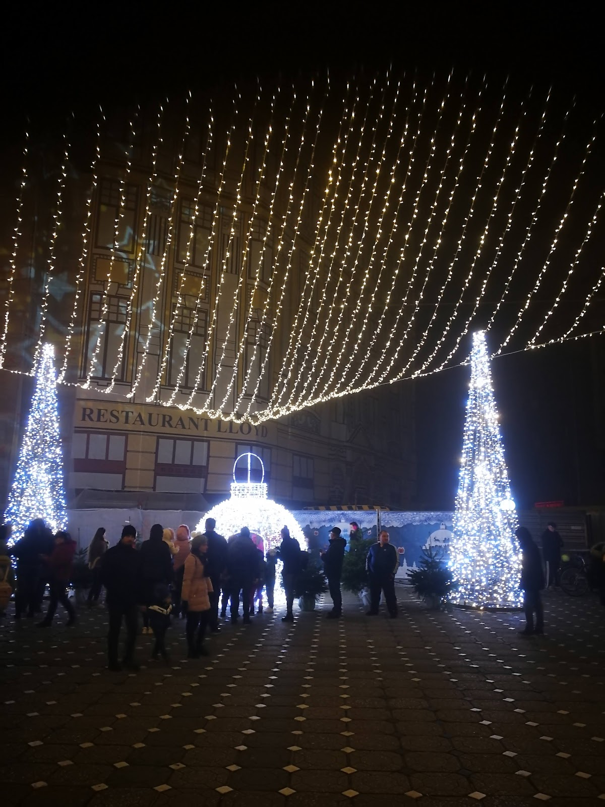 Piata Victoriei - foto 4