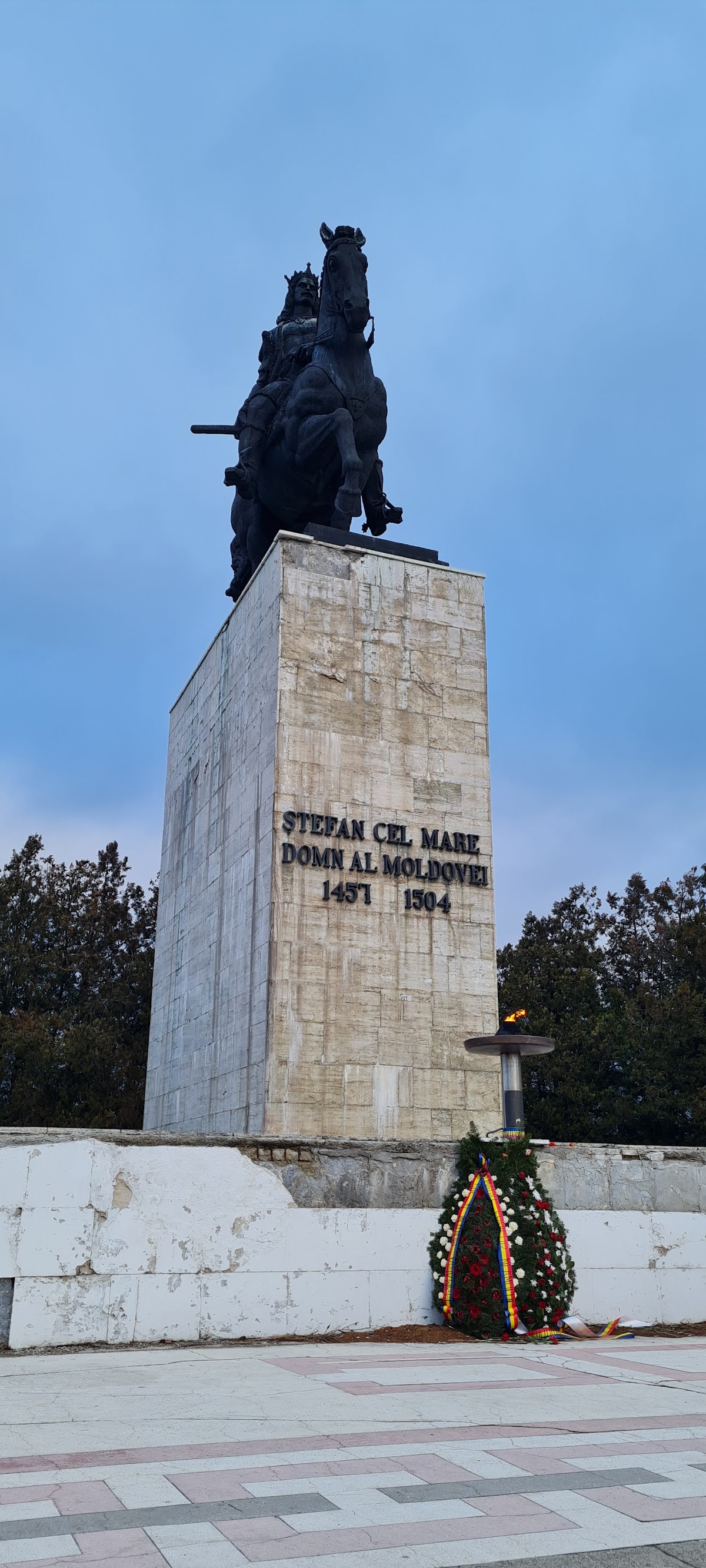 Estatua ecuestre de Esteban el Grande en Podul Înalt